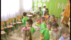 Танец парами на утреннике 8 Марта 2016 в младшей группе.Муз.рук. Максюта Г. В.