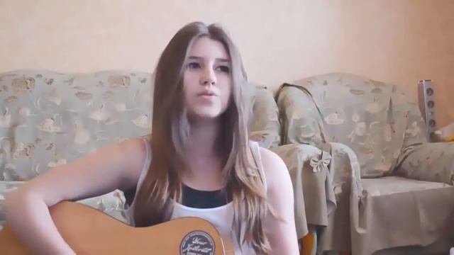 Милая девушка очень круто поет под гитару известную песню смотреть онлайн