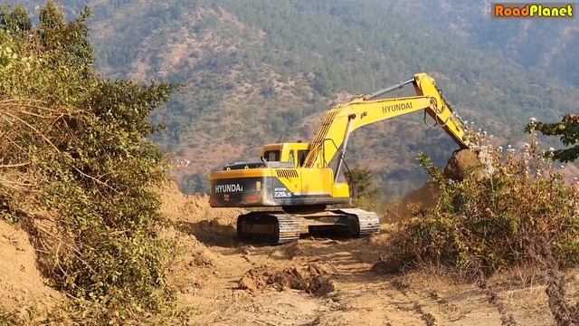 Hyundai 220 Excavator-Kobelco 220 Excavator Cutting Hill- Hilly Road Construction-Excavator Video 1