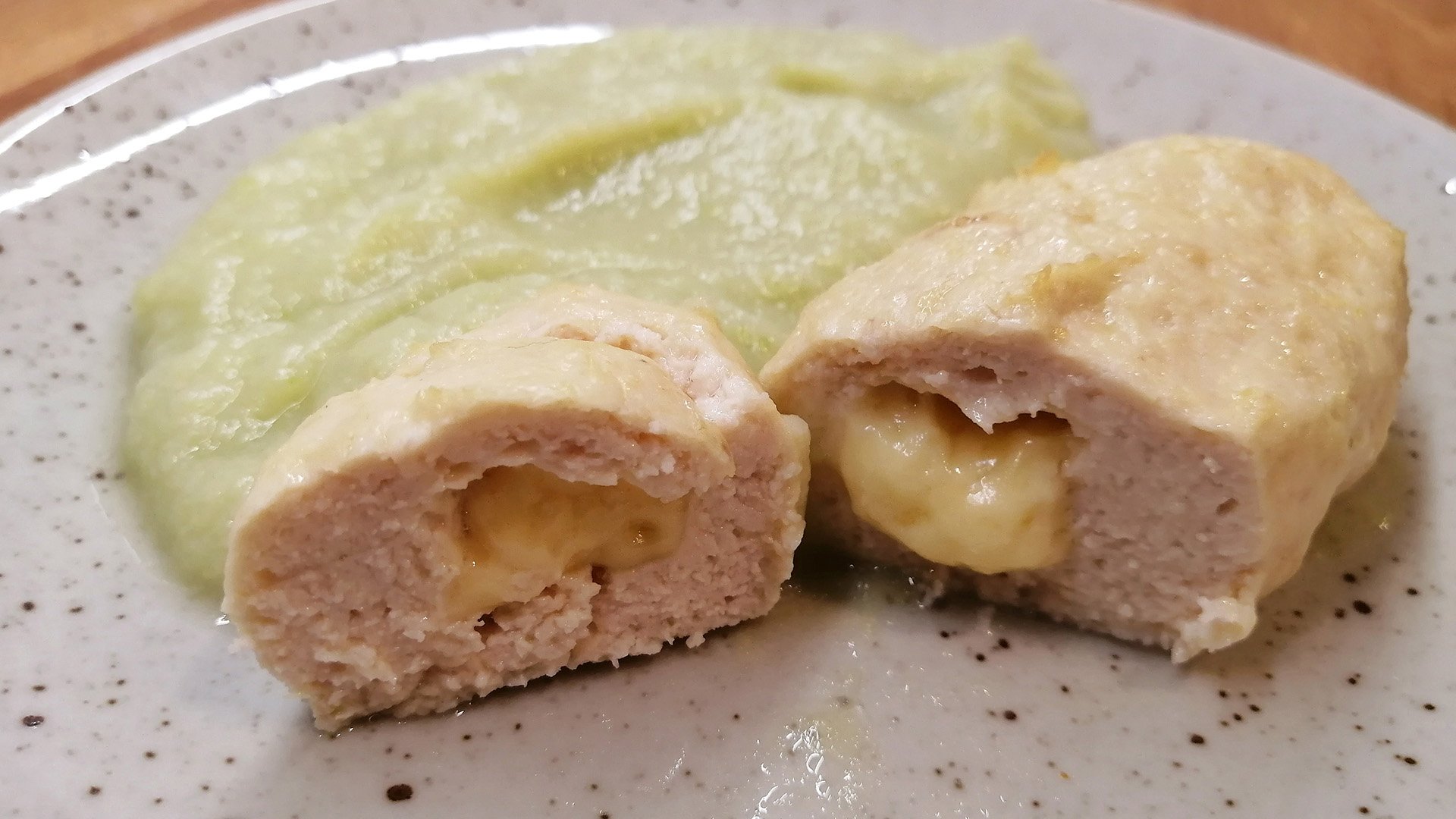 КУРИНЫЕ КОТЛЕТЫ с сыром и овощным пюре смотреть онлайн