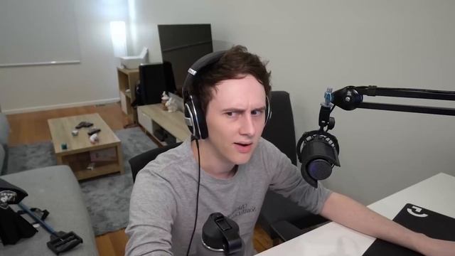 Roblox hacker tries to ruin my EXPENSIVE plane flight.. смотреть онлайн