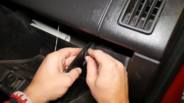 FORD EDGE GLOVE BOX REPLACEMENT REMOVAL. HOW TO REMOVE GLOVE BOX