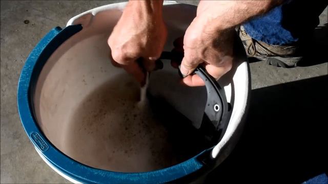 Kawasaki Vulcan 900 - air filter cleaning смотреть онлайн
