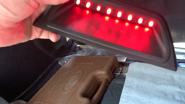 Белая Веста замена дополнительного стоп сигнала