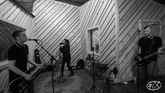 The Interrupters - She's Kerosene (LIVE) смотреть онлайн