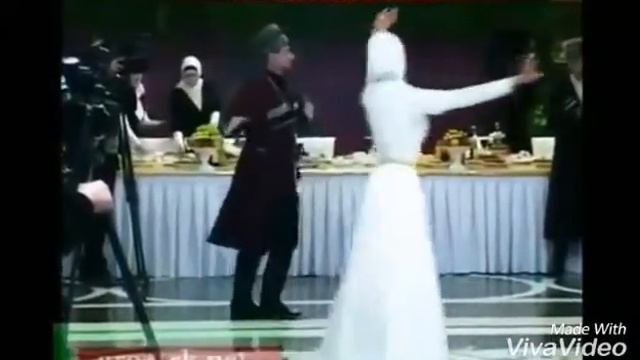 رقص قطغنی از ریس جمهور چیچین بسیار خنده دار نبینی از دست رفته смотреть онлайн