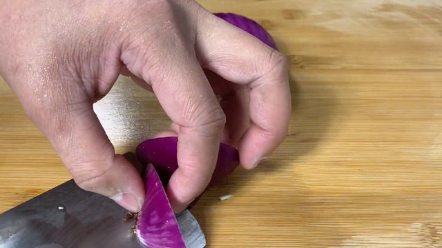 小炒魷魚須好吃有訣竅，大廚教你正確做法，鮮香開胃，一上桌瞬光，【天天相見廚房阿鵬哥】#魷魚須料理，#魷魚須食譜，#魷魚，#魷魚詳細做法，Squid Tentacle #Recipe，#小炒魷魚須的做