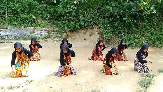 TARI KREASI COVER LAGU PRAU LAYAR смотреть онлайн