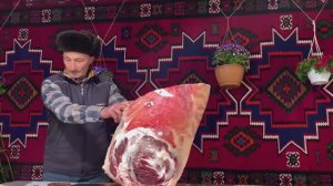 Целый Бараньи Ребрышки Зажаренные в Тандыре! Невероятно Хрустящий вкус.