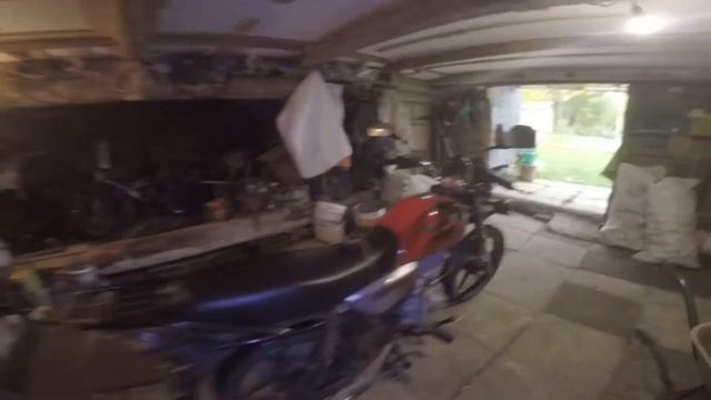 Установка ФСО и залитие масла в Bajaj Boxer 125 спустя месяц простоя смотреть онлайн