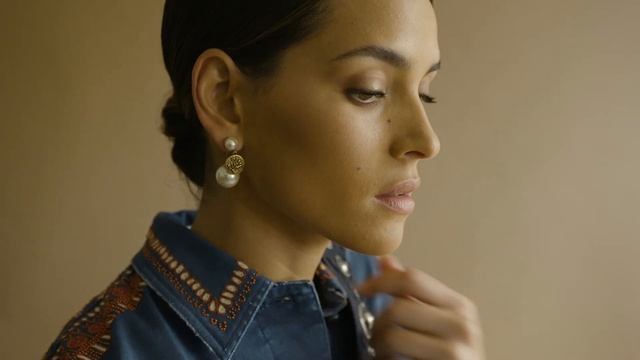 Episode 5: Adria Arjona - What's Ladylike? смотреть онлайн