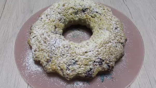 Быстрый ягодный пирог к чаю / Пирог с вишней смотреть онлайн