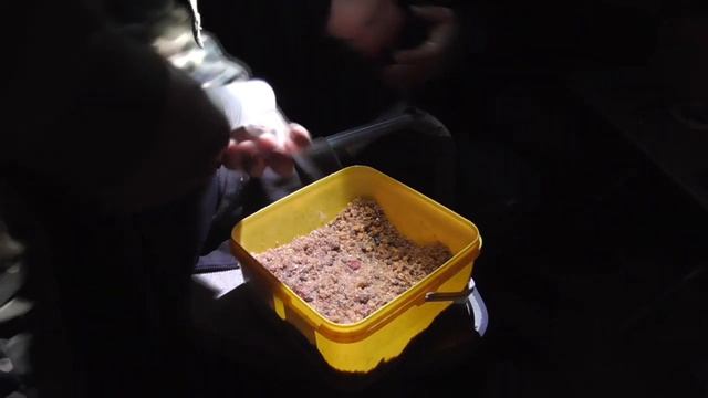 РЫБАЛКА НА САЗАНА ЗИМОЙ. САЗАН НА КУКУРУЗУ смотреть онлайн