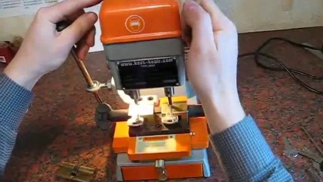 Изготовление фаски ключа на станке TYPE-368A смотреть онлайн