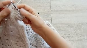 Планка-капризуля: цельновязная планка по спинке. Медвежья школа вязания #медведьвяжет