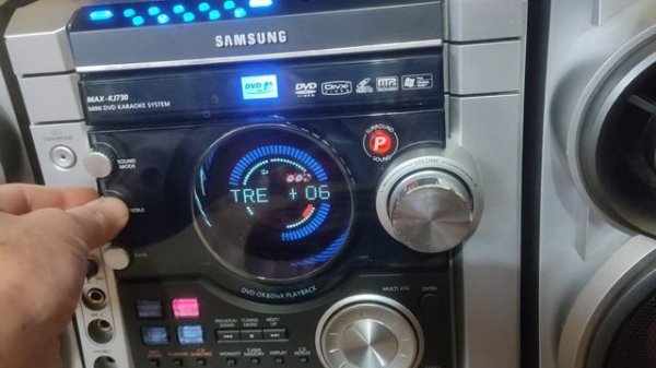 Музыкальный центр Samsung MAX-KJ730 Чтение диска