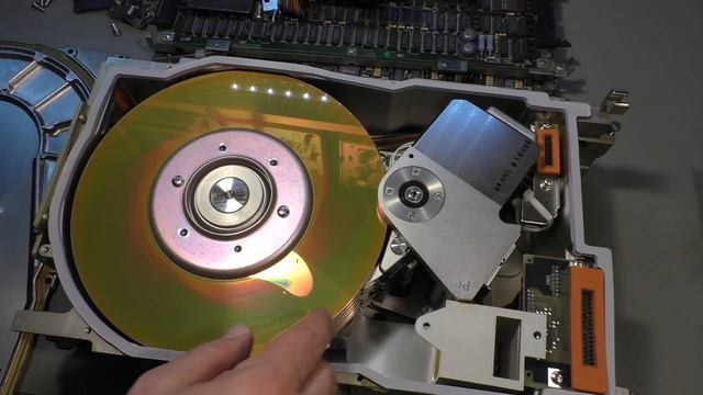 Vintage Fujitsu 337MB 8-inch disk (PWJ55) смотреть онлайн