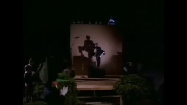 Grace Jones-The Apple Stretching-video edit смотреть онлайн