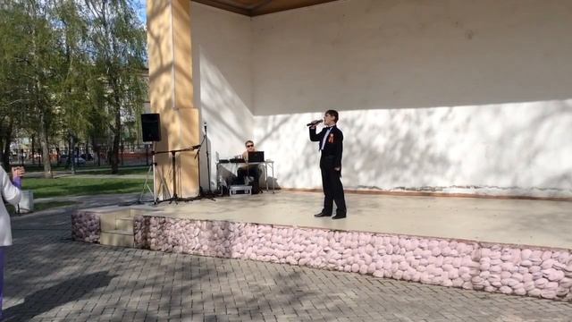 "Майский вальс" М.Ясень/И.Лученок смотреть онлайн