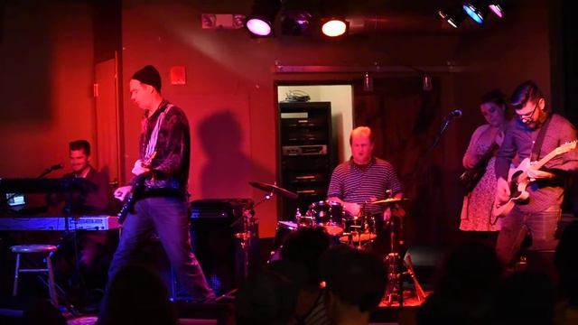 October 17, 2016 - Rock The Ranked Vote with Krist Novoselic at Bayside Bowl смотреть онлайн