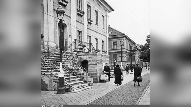 Тильзит- Советск .От площади Шенкендорфа до музея военной техники. смотреть онлайн