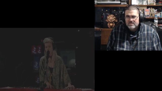 Groovy Reacts (AURORA covers Massive Attack 'Teardrop' for Like A Version) смотреть онлайн