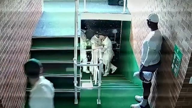 CCTV of Warner-De Kock incident смотреть онлайн