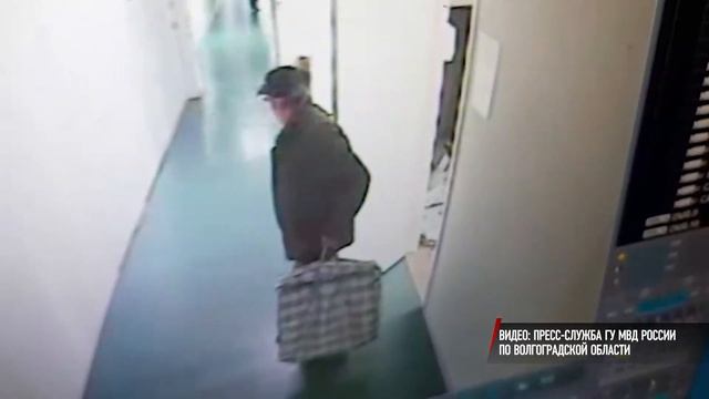 Волгоградский «джентельмен удачи» вынес из ТЦ сейф с миллионом рублей смотреть онлайн