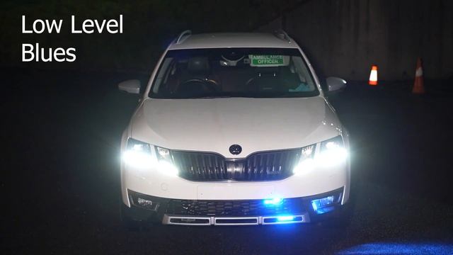 Covert Ambulance Officer Blue Light Installation смотреть онлайн