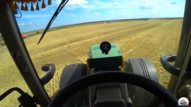 Ячмень сыпет - гоняю с перегрузчиком без простоев. Лёхин комбайн захворал под вечер. смотреть онлайн