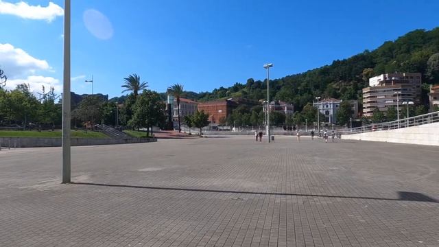 GUGGENHEIM MUSEUM BILBAO SPAIN / WALKING TOUR 2021 смотреть онлайн