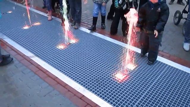 Фонтаны с подсветкой. смотреть онлайн