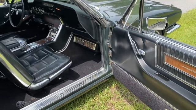 1966 Ford Thunderbird Landau 390 cui V8 смотреть онлайн