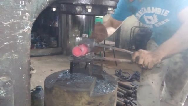 Ковка трубы (обжим) смотреть онлайн