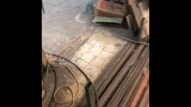 Металлическая лестница на одном косоуре! Двухкомпонентная краска Vika смотреть онлайн