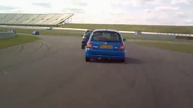 peugeot 205 gti turbo @ rockingham - french car show 2009 смотреть онлайн