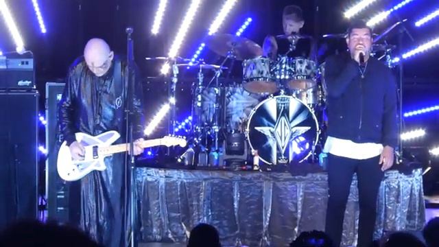 Smashing Pumpkins - Snail w/ Chino Moreno (Deftones) - MULTICAM - 8-2-18 PNC Bank Arts Center NJ смотреть онлайн