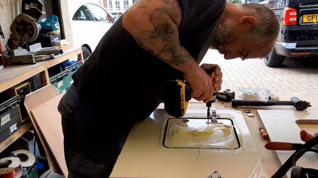 Making camper furniture ! смотреть онлайн