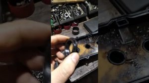 замена сальников свечного колодца ниссан альмера QG18DE