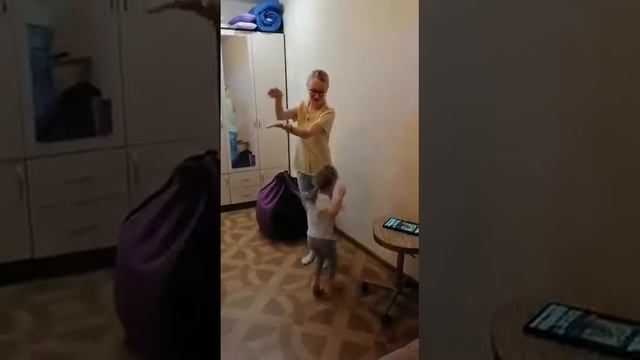 Музыкальная игра Виноватая тучка смотреть онлайн