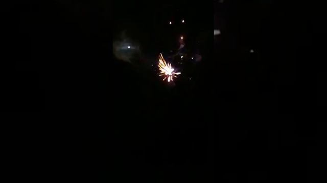 Новогодний салют 2018 | Рыболовно-охотничья база Бурый медведь смотреть онлайн