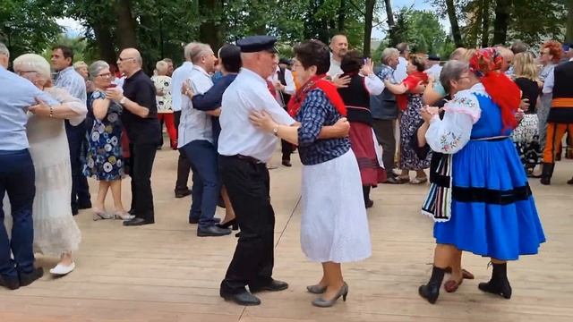 OBEREK - traditional Folk Dance at a Local Party in Summer Poland 2022 смотреть онлайн