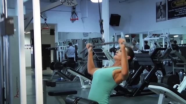 Muscles Used in a Lat Pull-Down : Muscle Building & Exercise смотреть онлайн