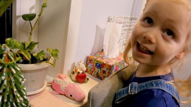 Настя готовит оладья смотреть онлайн