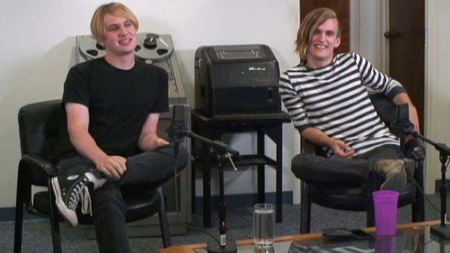 The Employment plays Smash or Pass with Ruben Jay смотреть онлайн