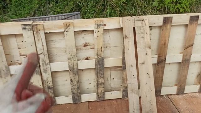 Сарай или гараж из поддонов. Жить на даче.