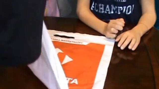 Костя и Василиса #посылка на  #Хэллоуин видео для детей / #parcel For #Halloween