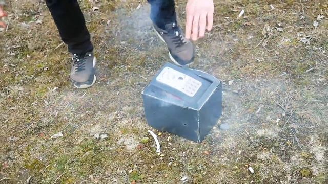 Взорвали в [БРОНЕСЕЙФЕ] 50 САМЫХ МОЩНЫХ ПЕТАРД "КОРСАР-12" смотреть онлайн