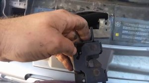 Не открывается капот  Reno Master 2013! Разбираемся что и как? ?