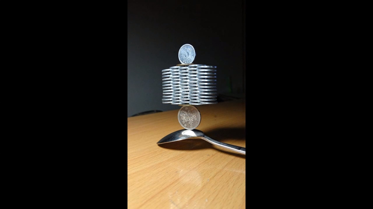 Вызов гравитации - невероятные конструкции из монет